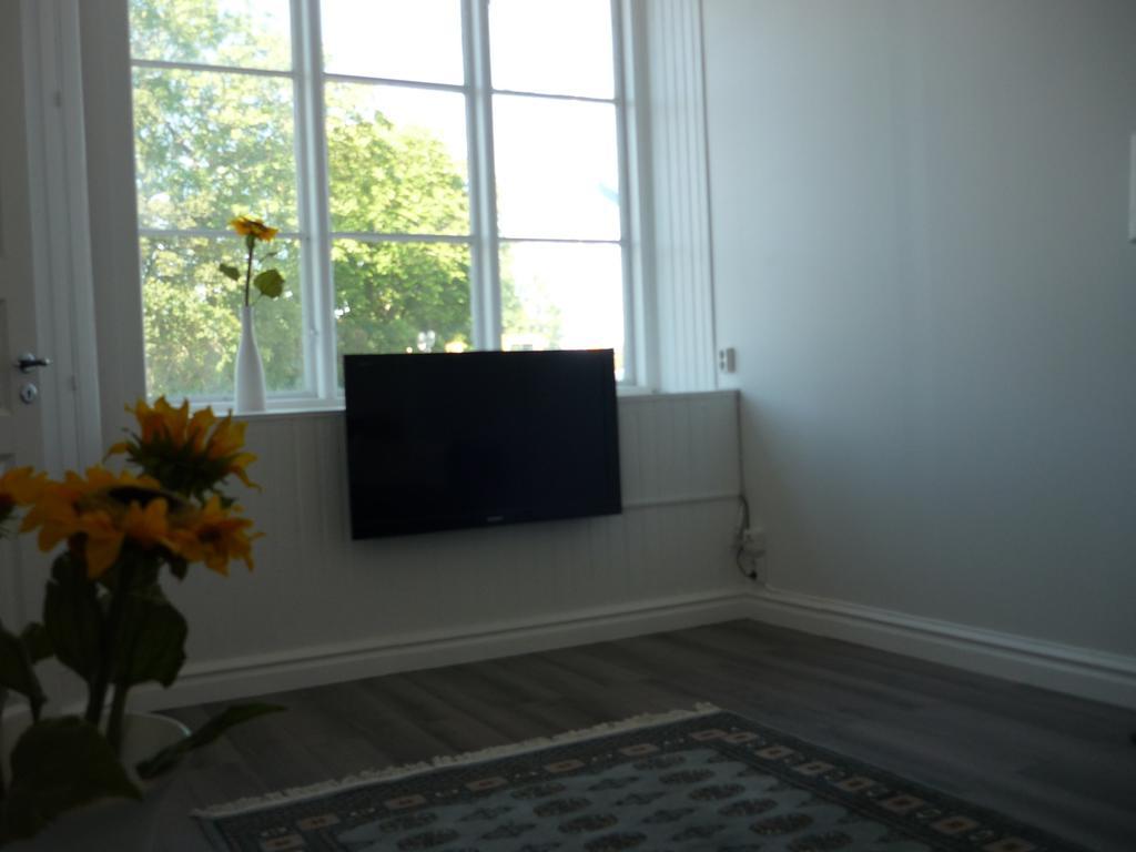 Bla Flagg Apartment Kopingsvik Room photo